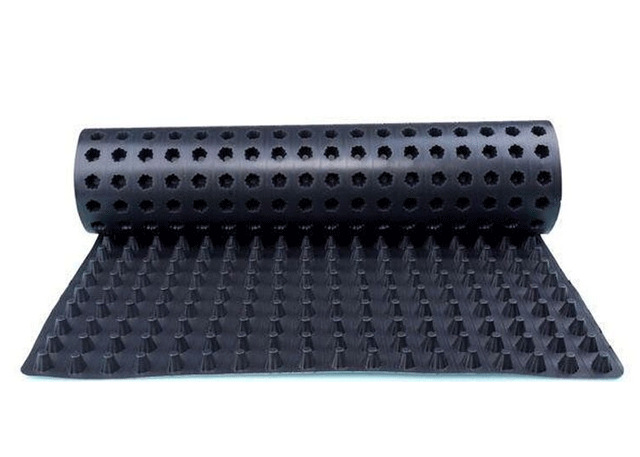 塑料排水板在樓頂花園上的應(yīng)用，緩解熱島效應(yīng)，除霧霾改生態(tài)