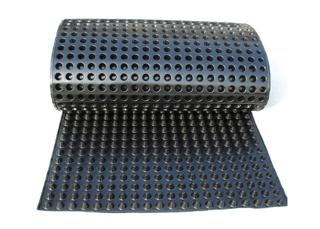 影響塑料排水板縱向通水量的幾點(diǎn)主要因素